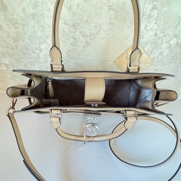 Michael Kors Hamilton MD Crocodile-Embossed Shoulder Bag Camel - Picture 8 of 14